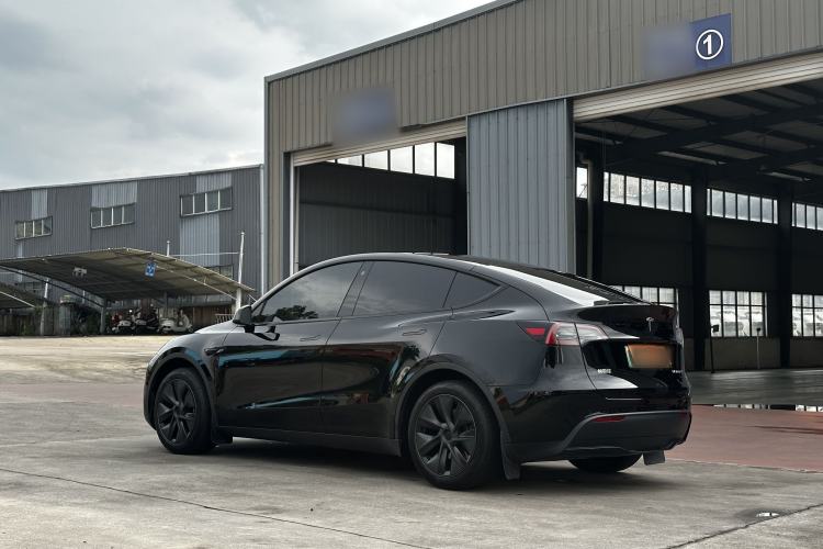 Used Tesla Model Y 2023 Rear-Wheel-Drive Version Exterior 4