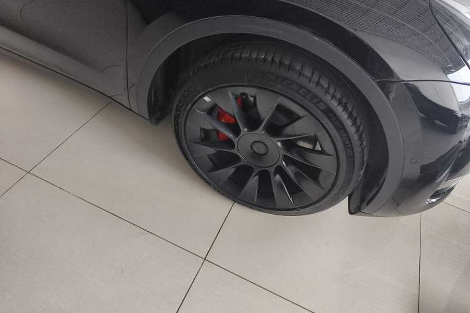 Used Tesla Model Y 2023 Long-Range All-Wheel-Drive Version Exterior 4