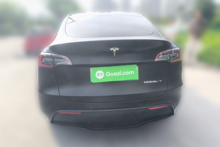 Used Tesla Model Y 2023 Long-Range All-Wheel-Drive Version Exterior 4