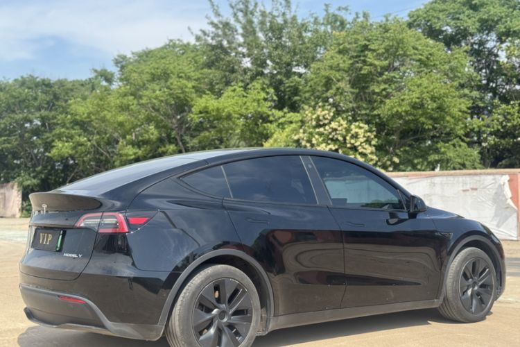 Used Tesla Model Y 2023 Rear-Wheel-Drive Version Exterior 4