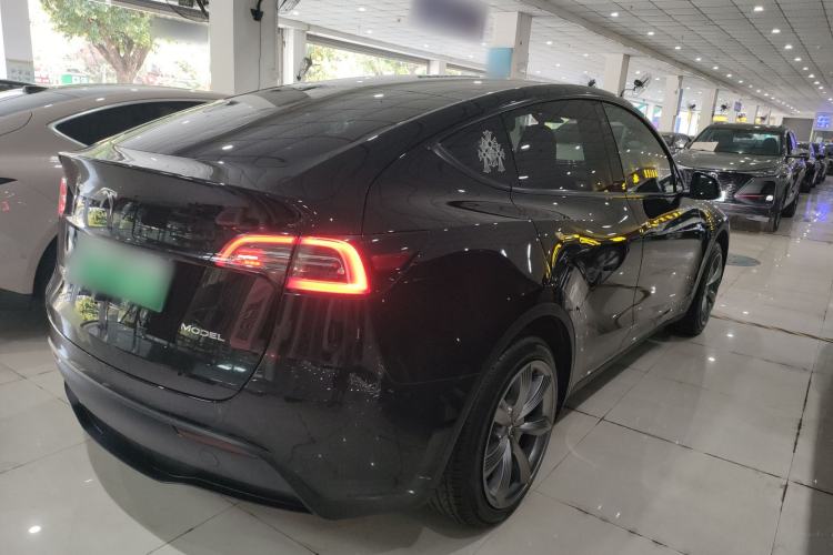 Used Tesla Model Y 2023 Rear-Wheel-Drive Version Exterior 5