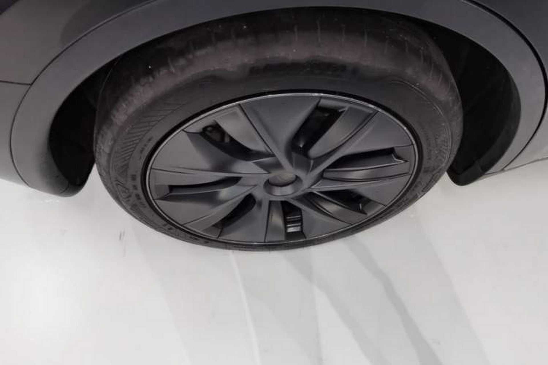 Used Tesla Model Y 2023 Rear-Wheel-Drive Version Exterior 5