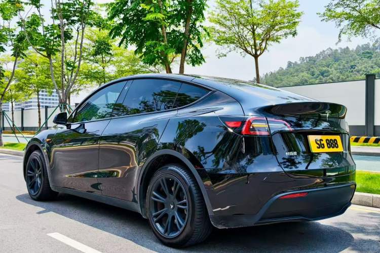 Used Tesla Model Y 2023 Long-Range All-Wheel-Drive Version Exterior 5