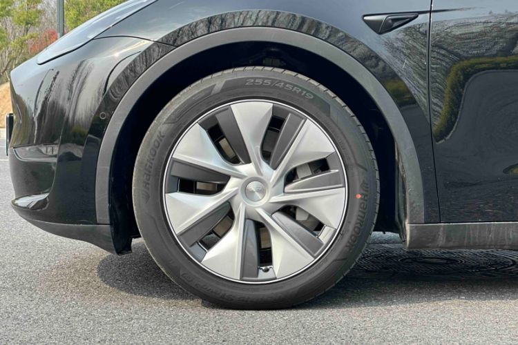 Used Tesla Model Y 2023 Long-Range All-Wheel-Drive Version Exterior 5