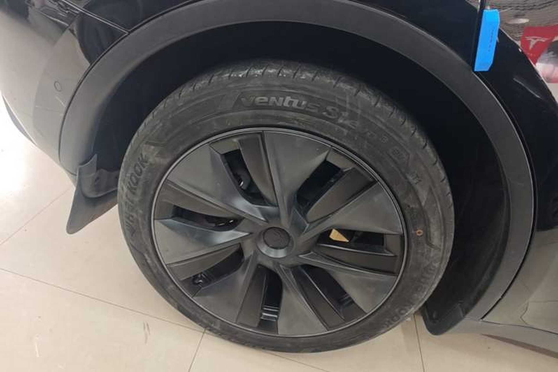Used Tesla Model Y 2023 Long-Range All-Wheel-Drive Version Exterior 5