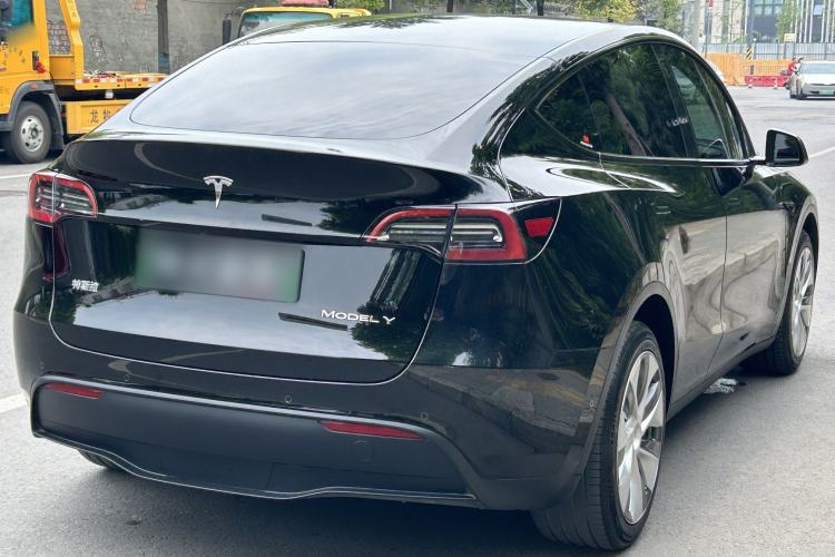 Used Tesla Model Y 2023 Long-Range All-Wheel-Drive Version Exterior 5