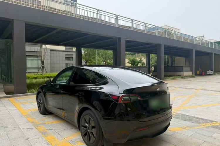 Used Tesla Model Y 2023 Rear-Wheel-Drive Version Exterior 5