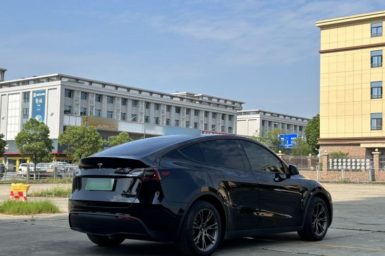 Used Tesla Model Y 2023 Rear-Wheel-Drive Version Exterior 5