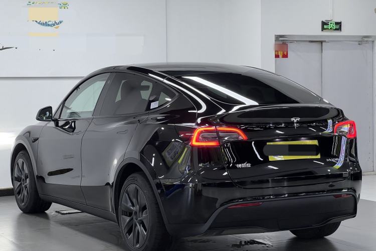 Used Tesla Model Y 2023 Long-Range All-Wheel-Drive Version Exterior 5