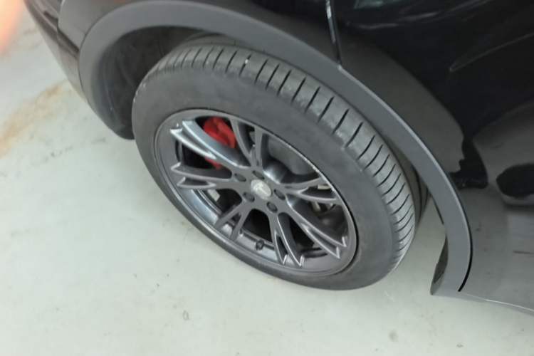 Used Tesla Model Y 2023 Long-Range All-Wheel-Drive Version Exterior 5