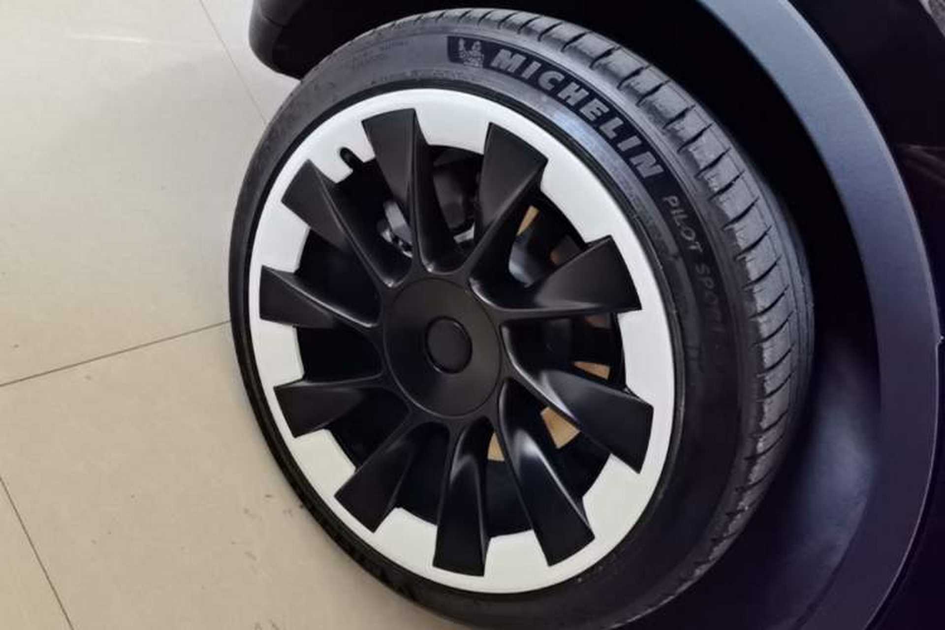 Used Tesla Model Y 2023 Long-Range All-Wheel-Drive Version Exterior 5