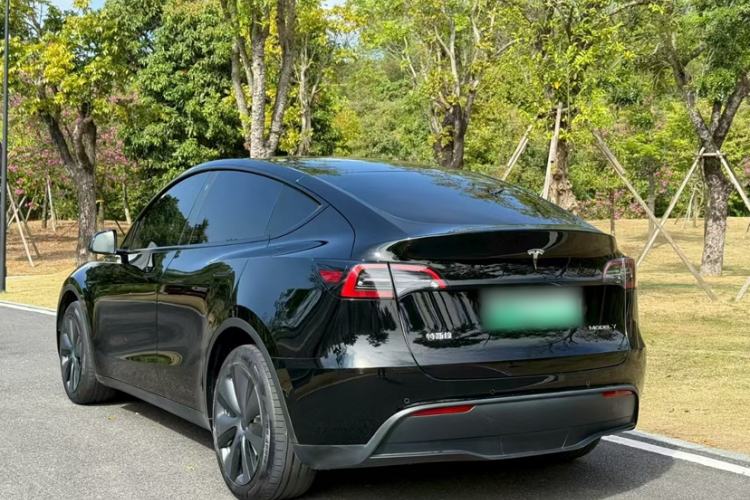 Used Tesla Model Y 2023 Long-Range All-Wheel-Drive Version Exterior 5