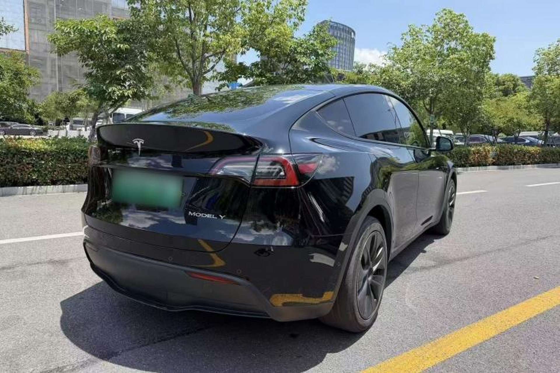 Used Tesla Model Y 2023 Rear-Wheel-Drive Version Exterior 6