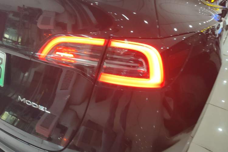Used Tesla Model Y 2023 Rear-Wheel-Drive Version Exterior 6