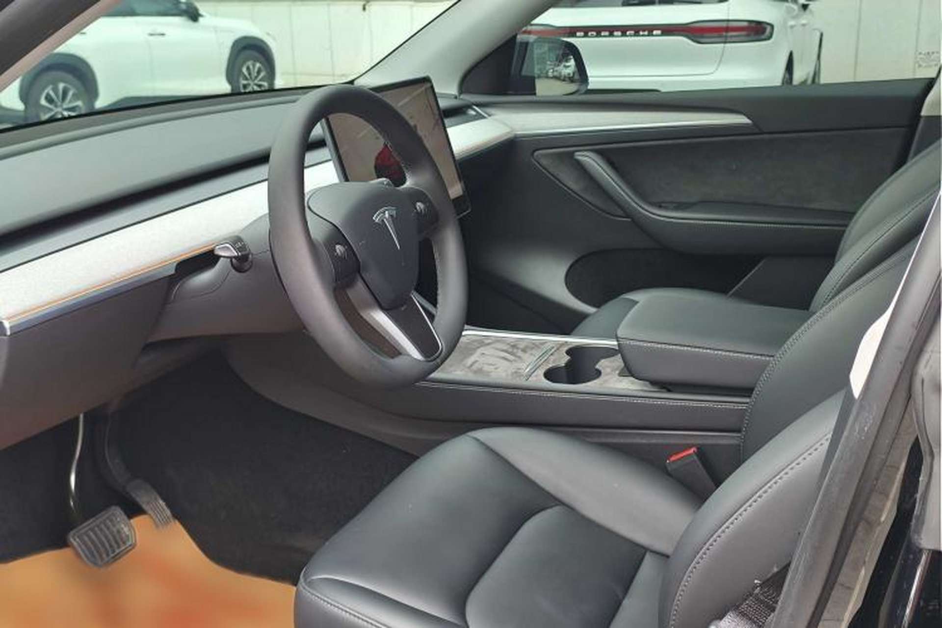 Used Tesla Model Y 2023 Rear-Wheel-Drive Version Exterior 6