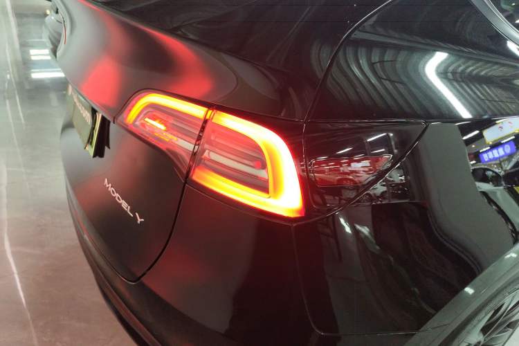Used Tesla Model Y 2023 Rear-Wheel-Drive Version Exterior 6