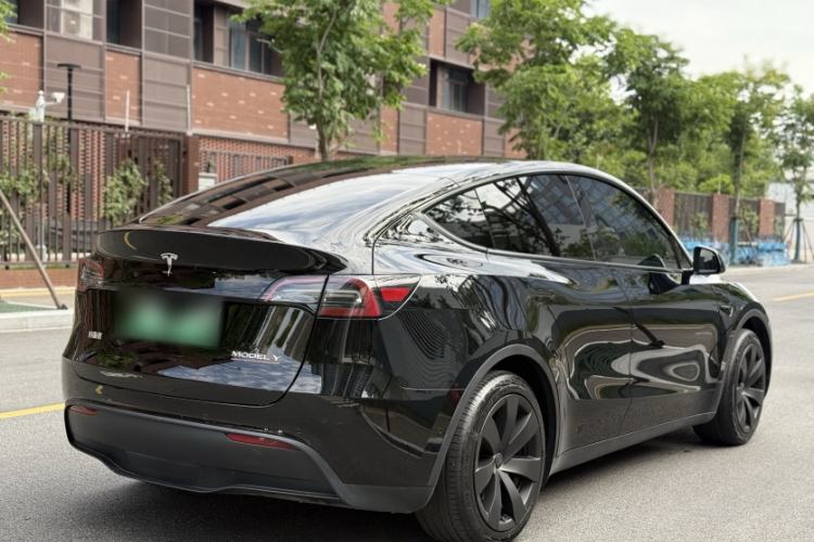 Used Tesla Model Y 2023 Rear-Wheel-Drive Version Exterior 6