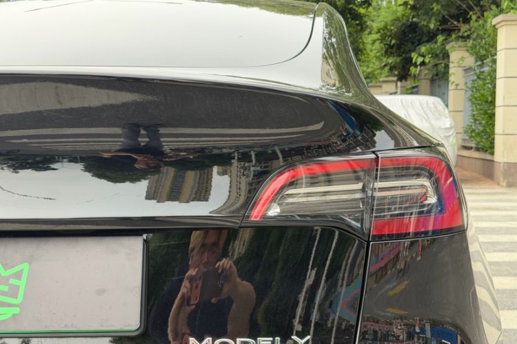 Used Tesla Model Y 2023 Rear-Wheel-Drive Version Exterior 6