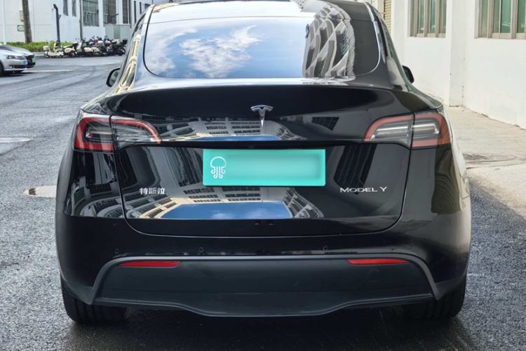 Used Tesla Model Y 2023 Rear-Wheel-Drive Version Exterior 7