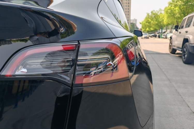Used Tesla Model Y 2023 Rear-Wheel-Drive Version Exterior 7