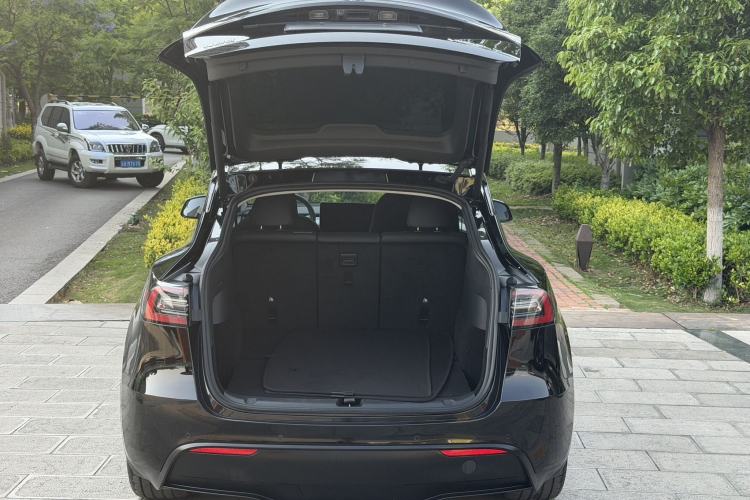 Used Tesla Model Y 2023 Rear-Wheel-Drive Version Exterior 7
