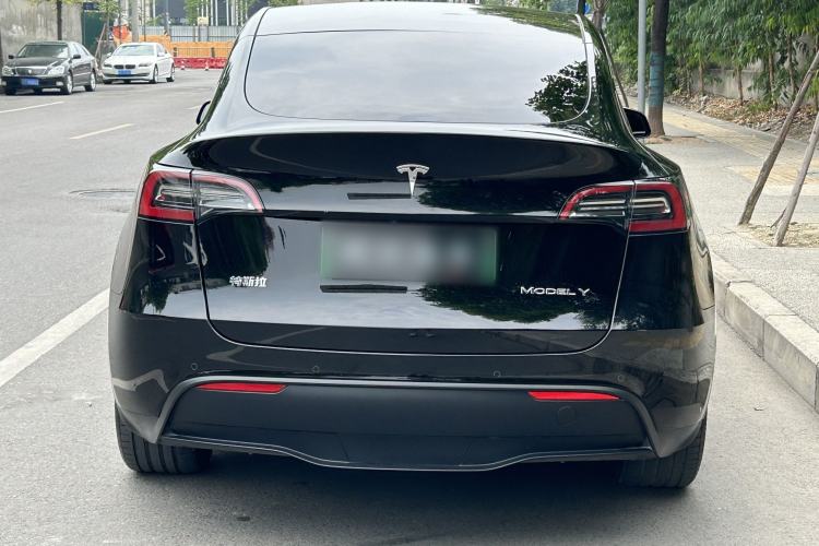 Used Tesla Model Y 2023 Long-Range All-Wheel-Drive Version Exterior 7