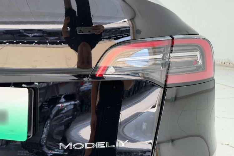 Used Tesla Model Y 2023 Rear-Wheel-Drive Version Exterior 7