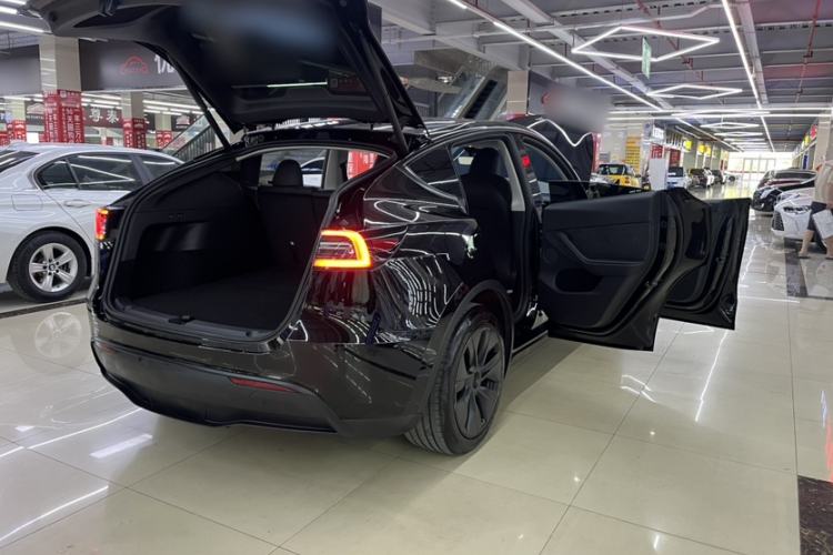 Used Tesla Model Y 2023 Rear-Wheel-Drive Version Exterior 7