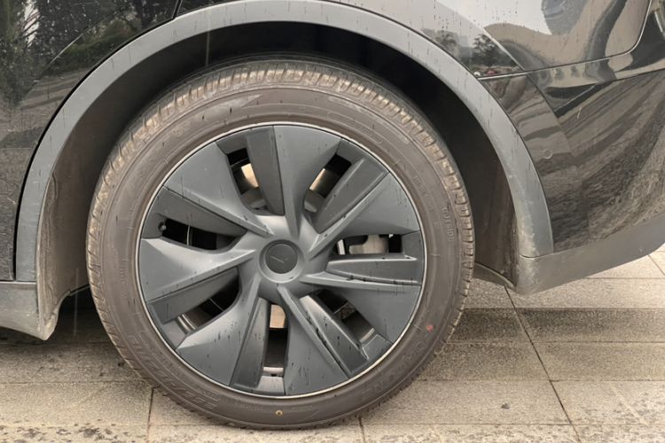 Used Tesla Model Y 2023 Long-Range All-Wheel-Drive Version Exterior 7
