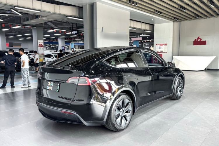 Used Tesla Model Y 2023 Rear-Wheel-Drive Version Exterior 8