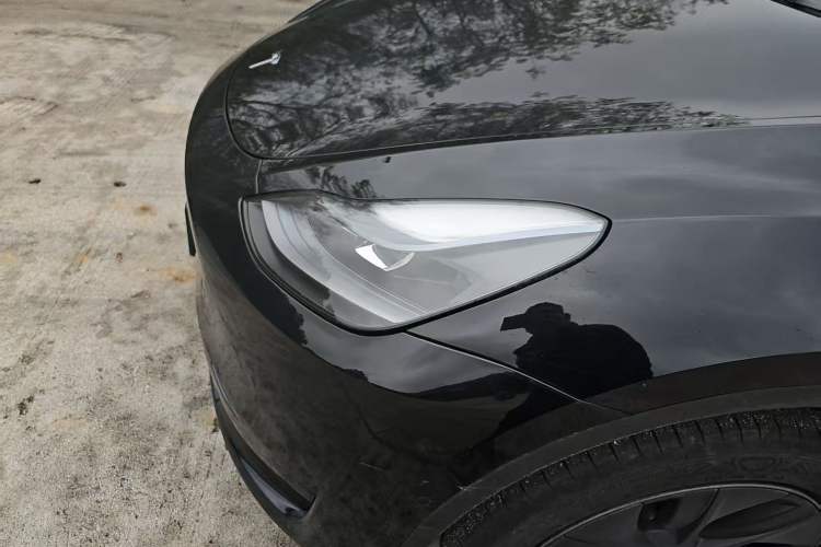 Used Tesla Model Y 2023 Rear-Wheel-Drive Version Exterior 9
