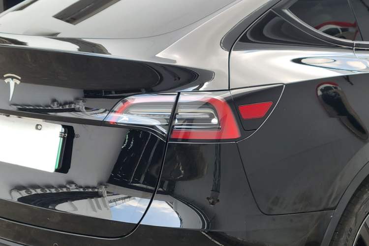 Used Tesla Model Y 2023 Rear-Wheel-Drive Version Exterior 9