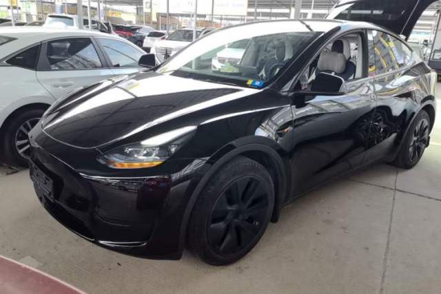 Used Tesla Model Y 2023 Rear-Wheel-Drive Version