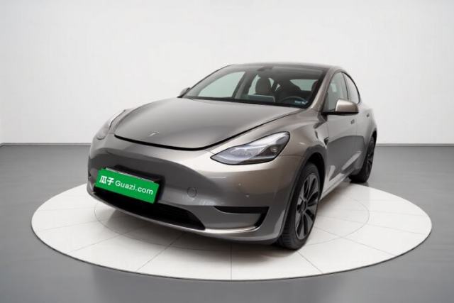 Używany Tesla Model Y 2023 Rear-Wheel-Drive Version