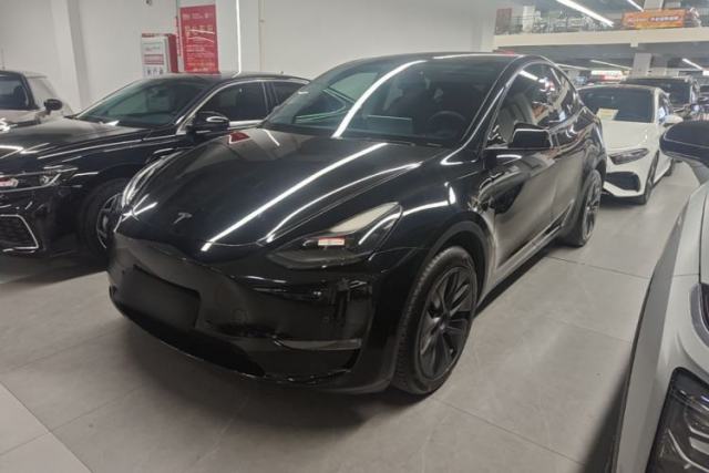 Used Tesla Model Y 2023 Long-Range All-Wheel-Drive Version