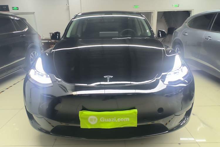 Used Tesla Model Y 2023 Rear-Wheel-Drive Version Front