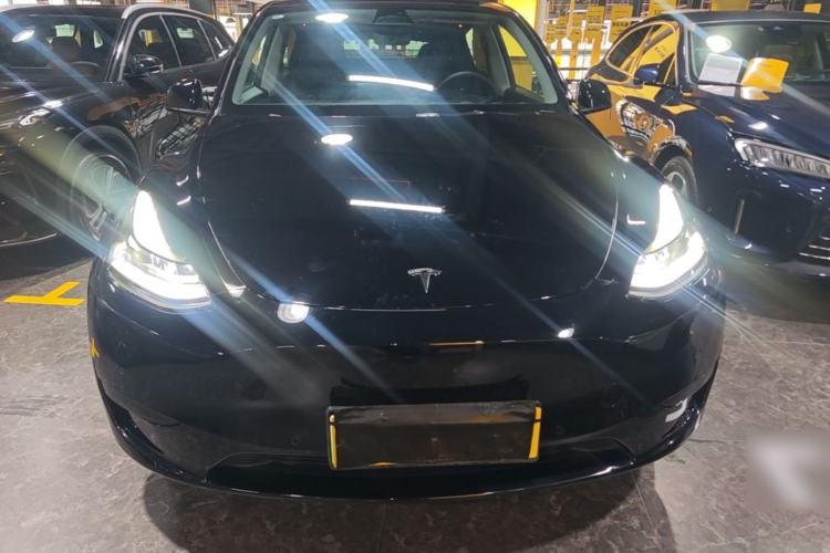 Used Tesla Model Y 2023 Rear-Wheel-Drive Version Front