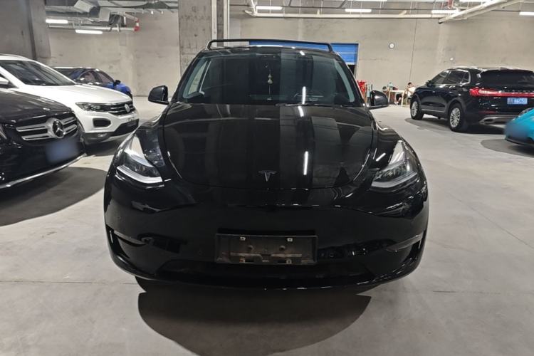 Used Tesla Model Y 2023 Long-Range All-Wheel-Drive Version Front