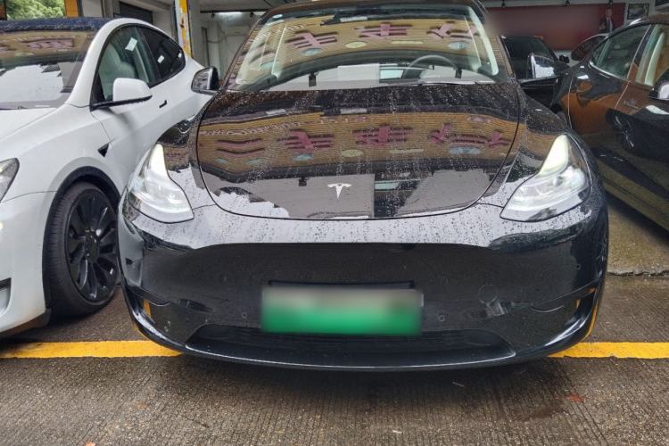 Used Tesla Model Y 2023 Rear-Wheel-Drive Version Front