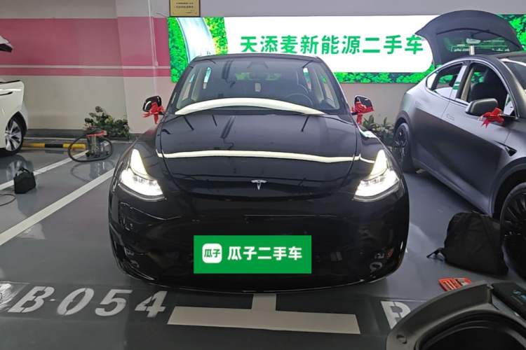 Used Tesla Model Y 2023 Rear-Wheel-Drive Version Front