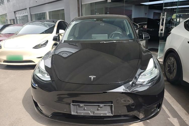 Used Tesla Model Y 2023 Rear-Wheel-Drive Version Front