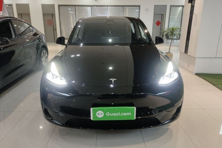 Used Tesla Model Y 2023 Rear-Wheel-Drive Version Front