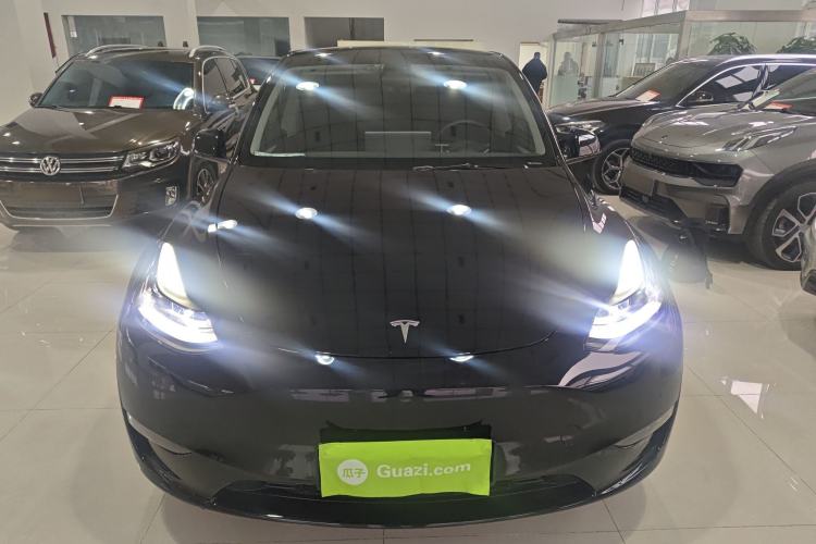 Used Tesla Model Y 2023 Long-Range All-Wheel-Drive Version Front