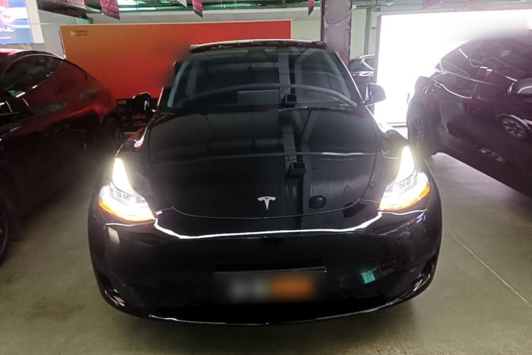 Used Tesla Model Y 2023 Rear-Wheel-Drive Version Front