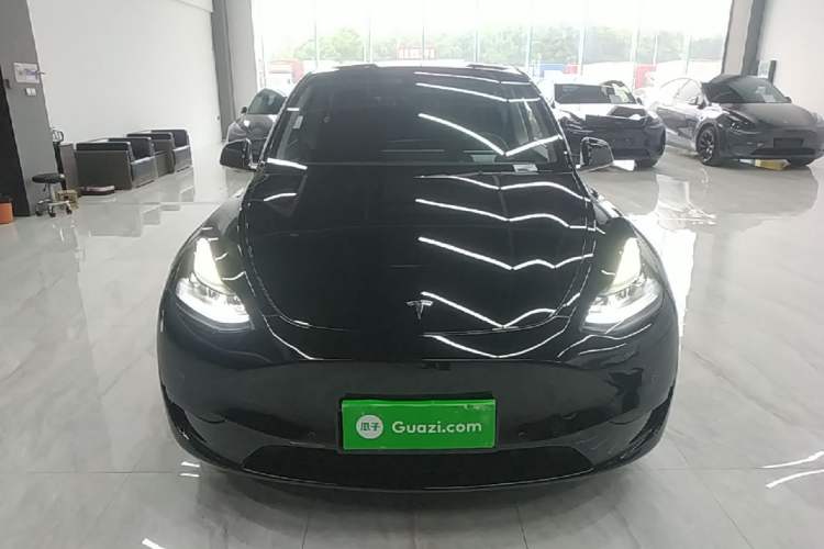 Used Tesla Model Y 2023 Rear-Wheel-Drive Version Front
