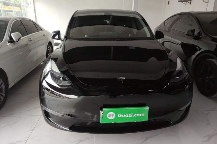 Used Tesla Model Y 2023 Long-Range All-Wheel-Drive Version Front