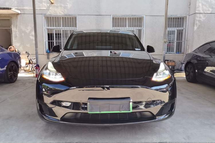 Used Tesla Model Y 2023 Rear-Wheel-Drive Version Front