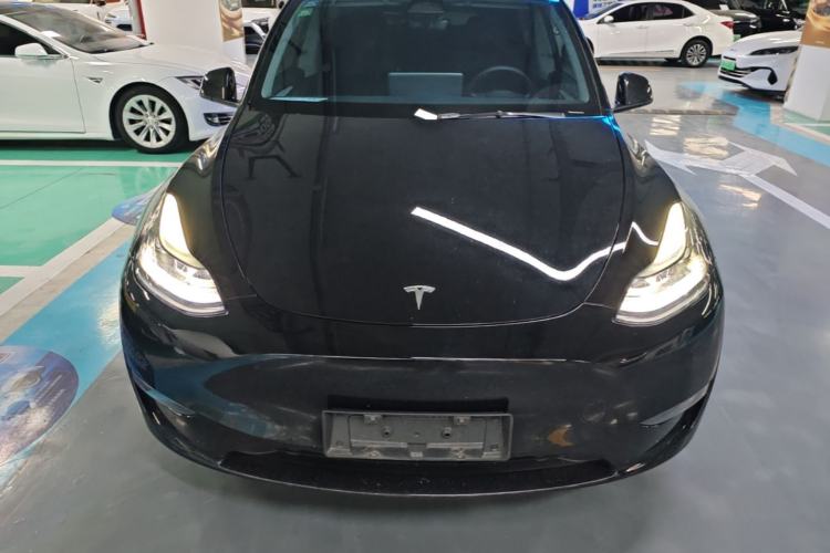 Used Tesla Model Y 2023 Long-Range All-Wheel-Drive Version Front