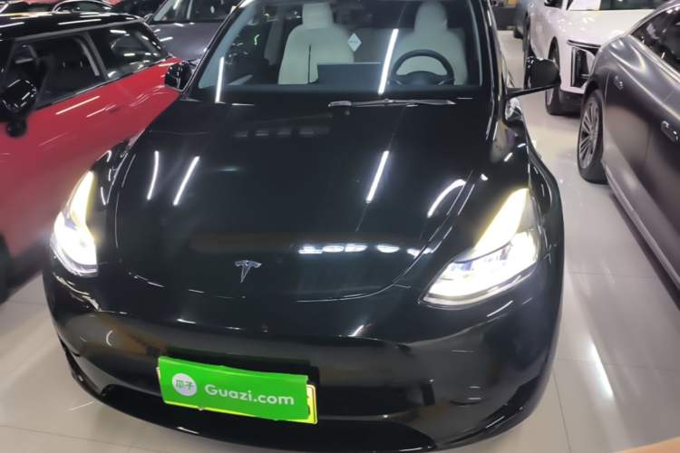 Used Tesla Model Y 2023 Rear-Wheel-Drive Version Front