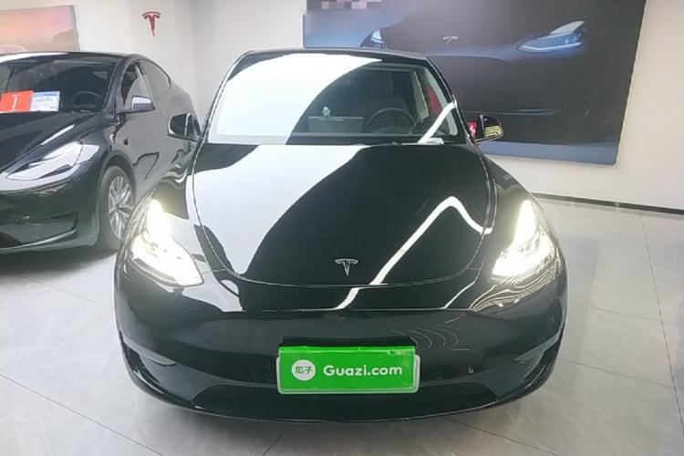 Used Tesla Model Y 2023 Long-Range All-Wheel-Drive Version Front